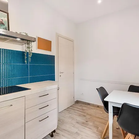 Margot Maison-5terre-near The Station-ac Apartament